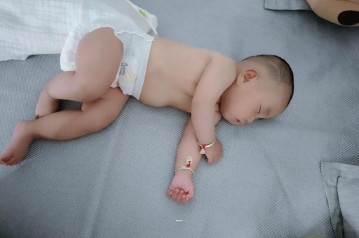 咸宁宝宝突然很多眼屎
